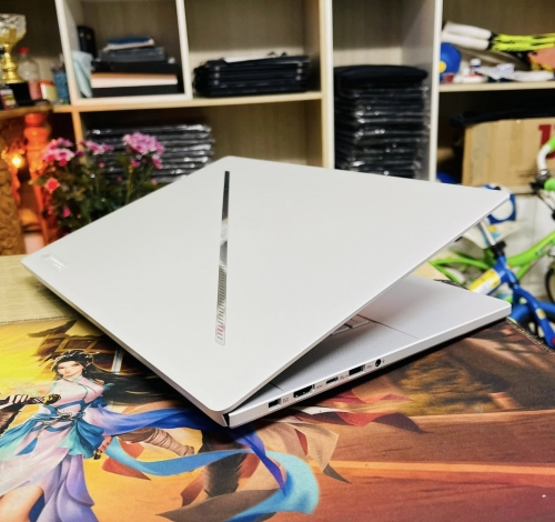 ASUS ROG Zephyrus G16 GU605MV Ultra 9 185H/32GB/1TB/16 2.5K 240Hz OLED/RTX4060 8G