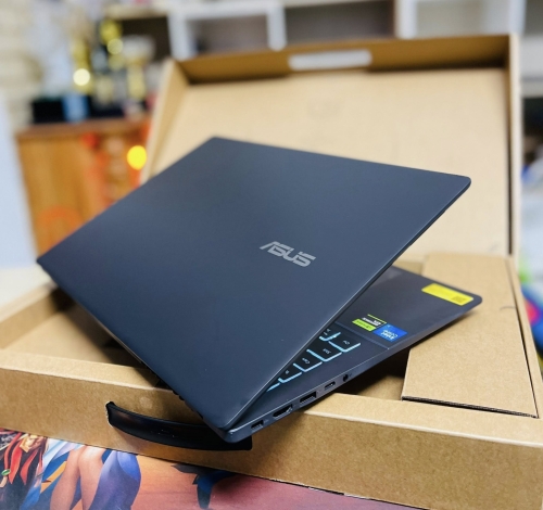  Asus Gaming V16 V3607VM (Core 7 240H, 32GB, 1TB, RTX 5060 8GB, WUXGA 144Hz, Win11)