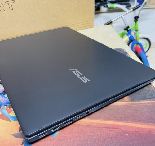  Asus Gaming V16 V3607VM (Core 7 240H, 32GB, 1TB, RTX 5060 8GB, WUXGA 144Hz, Win11)