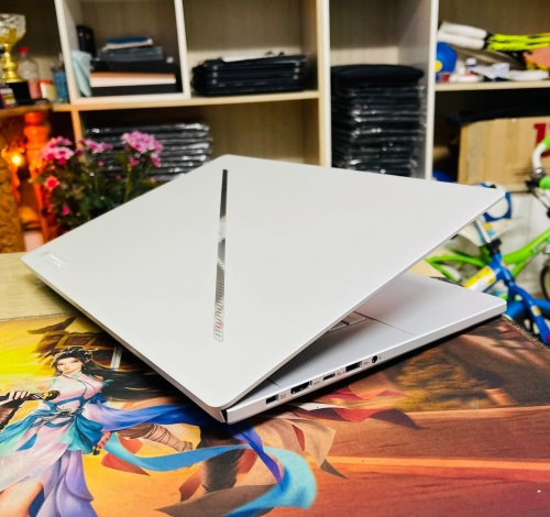 ASUS ROG Zephyrus G16 GU605 AMD Ryzen AI 9 HX 370/32GB/1TB/16 2.5K 240Hz OLED/RTX 4060 8G (trắng)