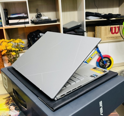 Asus Zenbook 14 OLED UX3402VA I5-13500H/16GB/512GB/14" 2.8K OLED , 90Hz