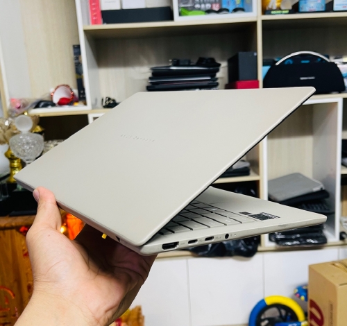 ASUS Zenbook A14 UX3407QA Snapdragon X Plus  ,RAM 16GB , 14inch WUXGA (1920x1200) ,OLED 