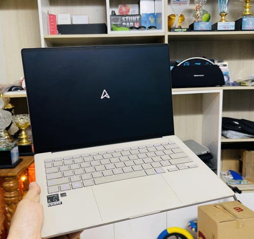 ASUS Zenbook A14 UX3407QA Snapdragon X Plus ,RAM 16GB , 14inch WUXGA (1920x1200) ,OLED