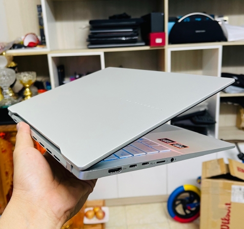 ASUS Vivobook S 14 M5406WA-PP071WS Ryzen AI 9 HX 370 ,32GB RAM ,14" 3K OLED 120Hz