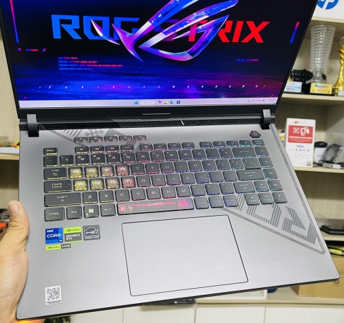 Laptop Asus Gaming ROG Strix G16 G614JV I9-13980HX || 32GB RAM || 1TB || RTX 4060 8G || 16" WQXGA , 240Hz 