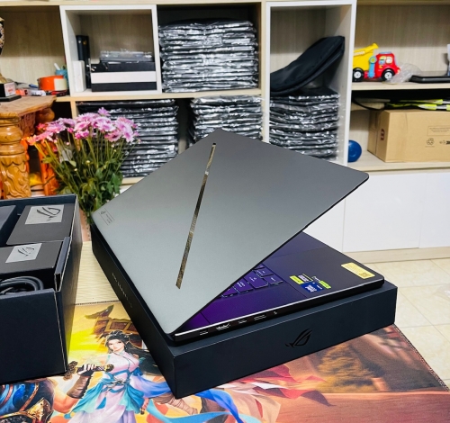 ASUS ROG Zephyrus G16 GU605CM Ultra 9 285H/32GB/1TB/16 2.5K 240Hz OLED/5060 8GB