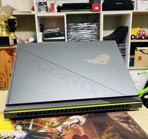 Asus ROG Strix G18 Plus G814JI I9-13980HX || 32GB RAM || 1TB SSD || RTX 4070 8G || 18" WQHD 2K , 240Hz  