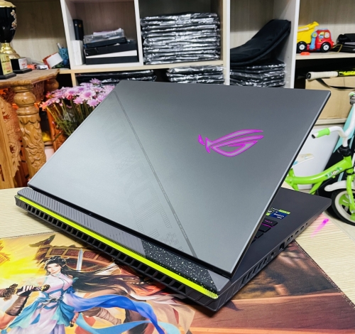Asus ROG Strix G18 Plus G814JI I9-13980HX || 32GB RAM || 1TB SSD || RTX 4070 8G || 18" WQHD 2K , 240Hz  