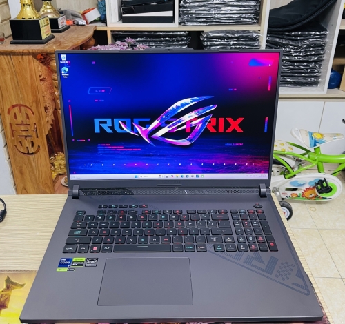 Asus ROG Strix G18 Plus G814JI I9-13980HX || 32GB RAM || 1TB SSD || RTX 4070 8G || 18" WQHD 2K , 240Hz  