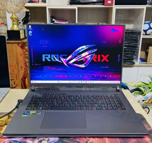 Asus ROG Strix G18 Plus G814JIR I9-14900HX || 32GB RAM || 1TB SSD || RTX 4070 8G || 18" WQHD 2K , 240Hz