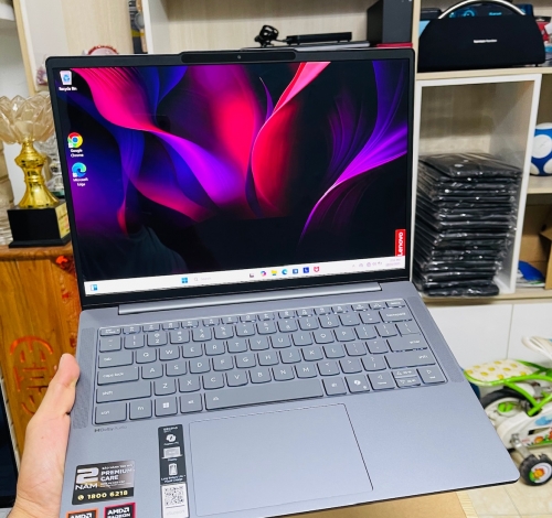Lenovo Ideapad Slim 5 14AKP10 AMD , Ryzen AI 7 350 , 32GB RAM , 14" WUXGA OLED
