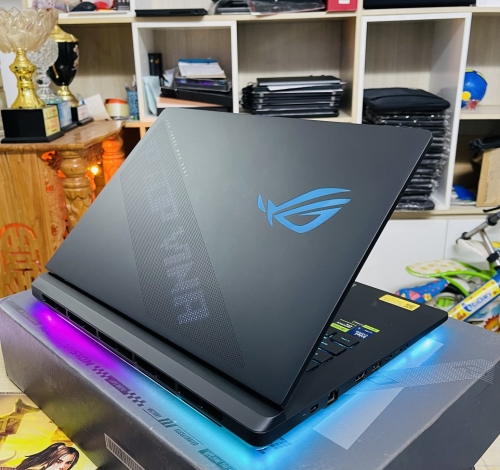 Asus ROG Strix SCAR 16 (G635LX-RW179W) Ultra 9-275HX , 64GB RAM , SSD 4TB ,RTX 5090 24GB , 16" 2.5K , 240Hz