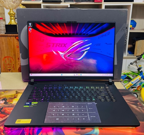 Asus ROG Strix SCAR 16 (G635LX-RW179W) Ultra 9-275HX , 64GB RAM , SSD 4TB ,RTX 5090 24GB , 16" 2.5K , 240Hz